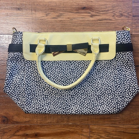 Betsey Johnson Handbags - Betsey Johnson Black White Yellow Tote Shoulder Bag XOX Betsy Purse
